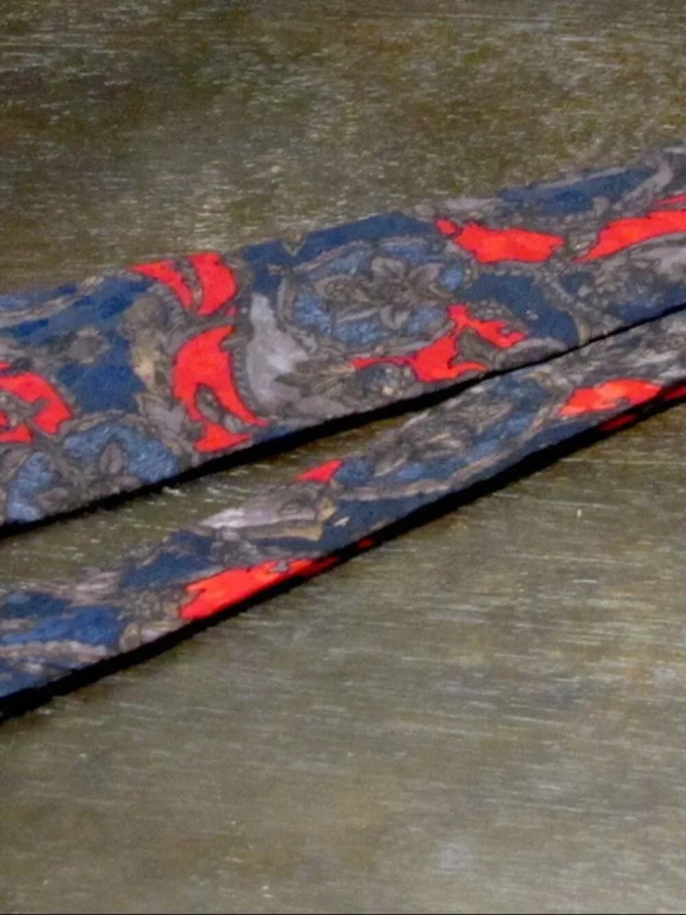 Guy LaRoche Men's Silk Tie Gray Abstract Red Blue Charcoal